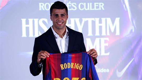 Spaniens Weltmeister Rodri spielt künftig für den FC Barcelona.