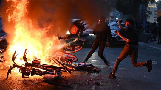 Spannungen zwischen PSG-Fans und der Polizei nach dem Sieg von PSG.