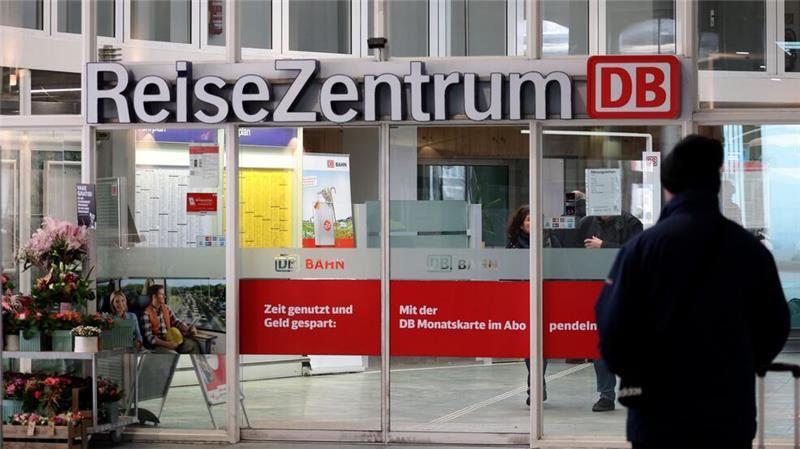 Bahn ändert Regeln zum Kauf von Sparpreistickets Sparpreistickets gibt es auch auf Papier.