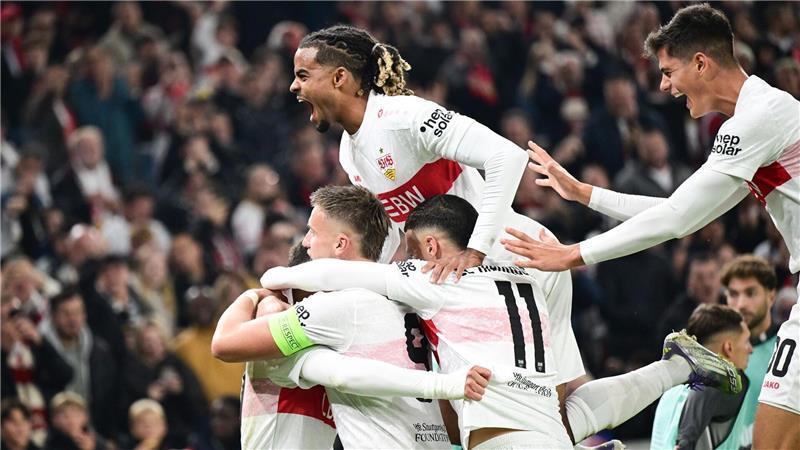 Bilder des Tages Spieler des VfB Stuttgart jubeln über den Treffer zum 1:0 gegen Celta Vigo in der Europa League.