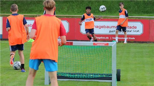 Spielerisch aufwärmen: Die U15 des JFV kickt in der Niedersachsenliga.