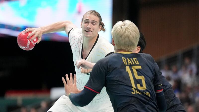 Spielmacher Juri Knorr spielt gegen Japan völlig befreit auf.