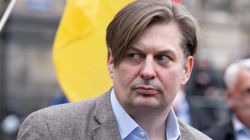 AfD-Politiker in Buxtehude: Straßensperrung und 1500 Demo-Teilnehmer erwartet Spitzenkandidat der AfD für die Europawahl: Maximilian Krah.