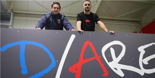 Sportdirektor Sören Behrmann (links) und Physiotherapeut Fran Ares Sanjurjo. Noch im November soll die „D/Arena“ eröffnen.
