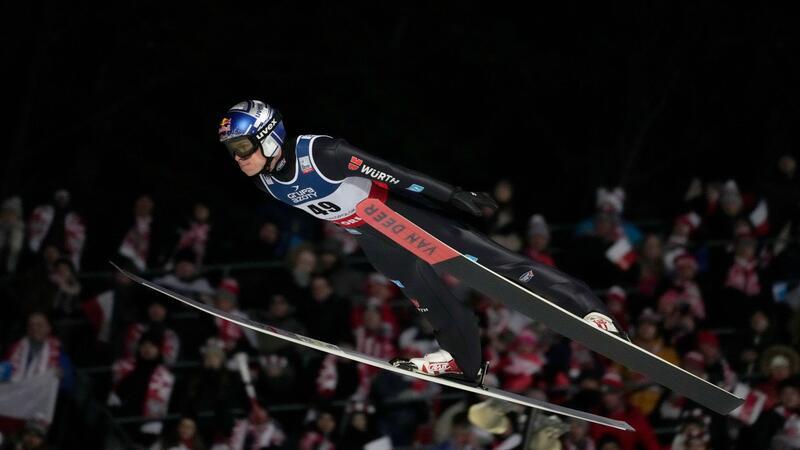 Fleisch und Pommes: Wellinger einzige Hoffnung für Flug-WM Sprang beim Weltcup in Zakopane aufs Podest: Andreas Wellinger.