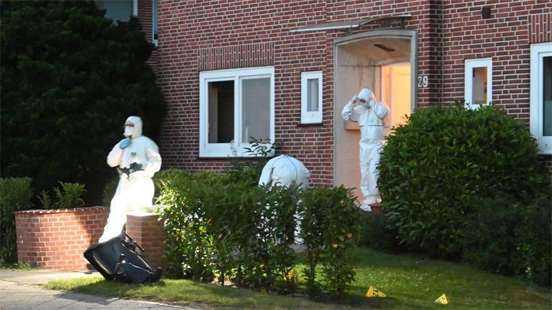Polizei: Drei Stader Opfer stammten aus Region Hannover Spurensicherung: Kriminaltechniker waren bis in die Nacht am Tatort im Einsatz.
