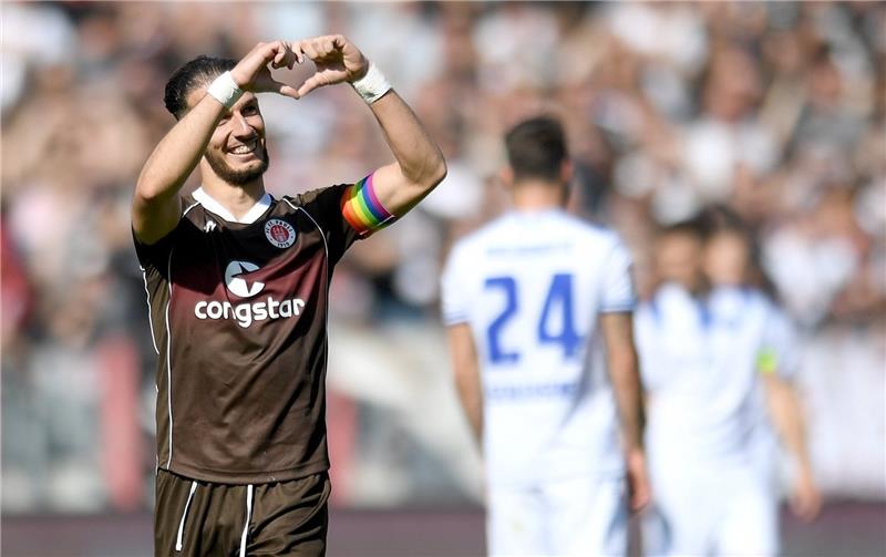 St. Pauli mit 1:1 gegen Karlsruhe bestes Rückrunden-Team St.-Pauli-Kapitän Leart Paqarada wird zum 1. FC Köln wechseln. Foto: dpa-Bildfunk