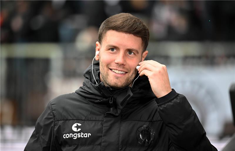 St.-Pauli-Trainer Fabian Hürzeler. Foto: Reinhardt/dpa