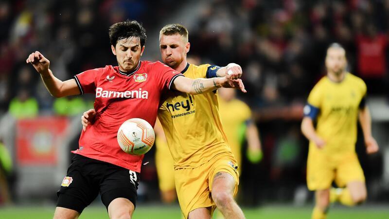 St. Pauli hat den belgischen Innenverteidiger Siebe van der Heyden (r) geholt.