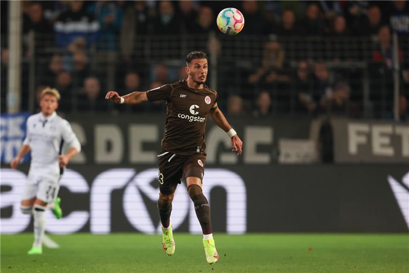 St. Pauli-Kapitän Paqarada wechselt im Sommer zum 1. FC Köln St. Paulis Leart Paqarada wechselt im Sommer zum 1. FC Köln. Foto: Friso Gentsch/Deutsche Presse-Agentur GmbH/dpa