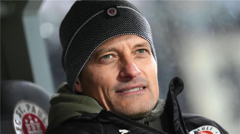 St. Paulis Trainer Alexander Blessin.