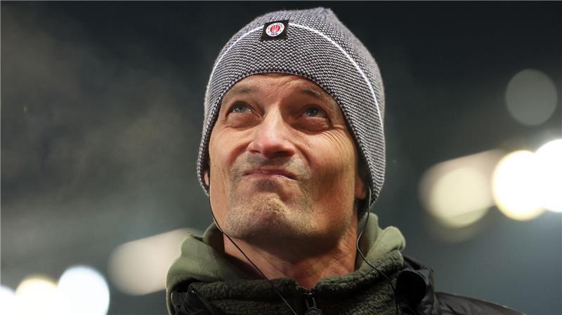 St. Paulis Trainer Alexander Blessin wird als Nachfolger von Dino Toppmöller bei Eintracht Frankfurt gehandelt.