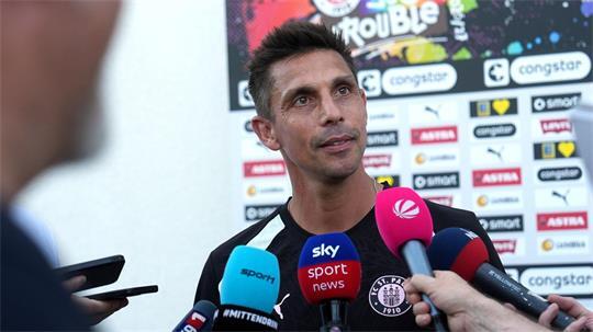 St. Paulis Trainer Marcel Rapp nach dem ersten Training.