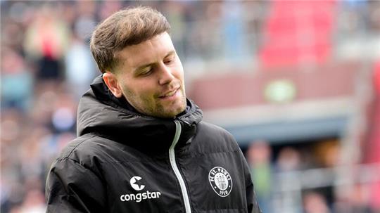 St.Paulis Trainer Fabian Hürzeler reagiert.