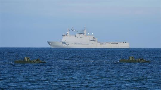 Staaten des Verteidigungsbündnisses Nato veranstalten in der Ostsee regelmäßig Übungen. (Archivbild) 