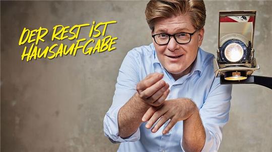 Staatlich geprüft: Comedian Johannes Schröder zeigt als Lehrer Herr Schröder sein neues Programm im Herbst 2025 in Stade.