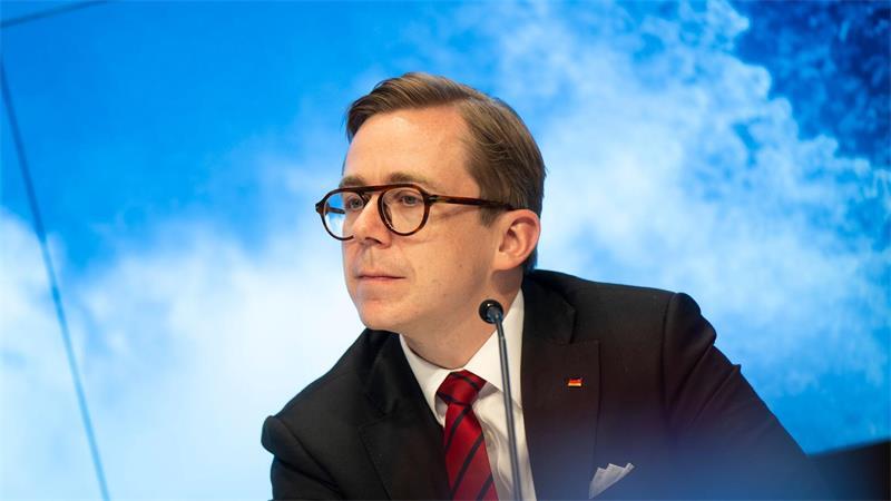 Mehrheit für Grundgesetzänderung zu Klimaanpassung möglich Staatsminister Amthor lehnt abstrakte Debatte über eine Grundgesetzänderung für mehr Klima- und Hitzeschutz ab.