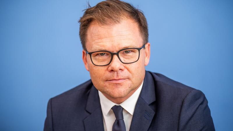 Ostbeauftragter: Bündnis Wagenknecht „reines Medienphänomen“ Staatsminister und Ostbeauftragter der Bundesregierung:Carsten Schneider.