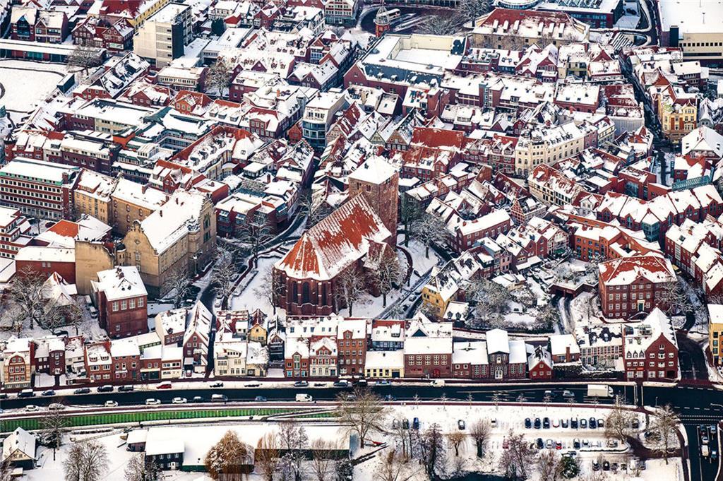 Stade im Schnee.