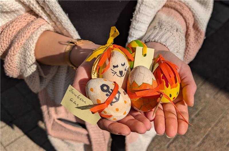 Ausflugstipps: Was Familien im Kreis Stade zu Ostern unternehmen können Stader Osteraktion in der Karwoche: Hölzerne Eier mit individuellen Überraschungen sind in Altstadtgeschäften versteckt.