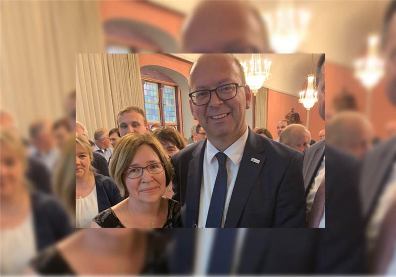 Stades neuer Bürgermeister Sönke Hartlef (CDU) mit seiner Frau Elke. Foto: Stephan