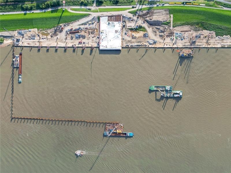 Stades neuer Energiehafen aus der Vogelperspektive. Die Umrisse sind gut zu erkennen. Foto: NPorts/Ulrich Wirrwa