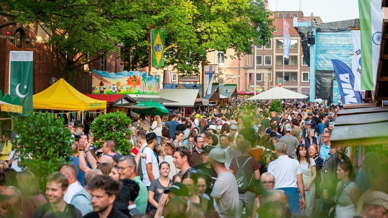 Stadtfeste im Norden setzen nach Solingen auf ihre Sicherheitskonzepte Stadtmärkte im Norden lassen zum Teil ihre Sicherheitsvorkehrungen neu bewerten. (Illustration)