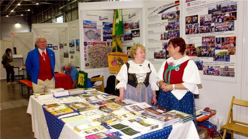 Sudetendeutscher Tag in Brünn ein „historisches Signal“ Stände präsentieren Brauchtum und Kultur der Vertriebenen und ihrer Heimatregionen beim Sudetendeutschen Tag auf dem Messegelände.