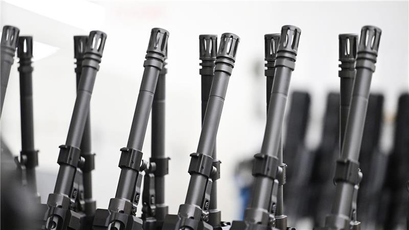 Stahl an Stahl: Die Läufe von Sturmgewehren in der Produktion von Heckler & Koch.