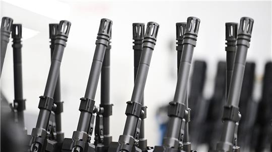 Stahl an Stahl: Die Läufe von Sturmgewehren in der Produktion von Heckler & Koch.