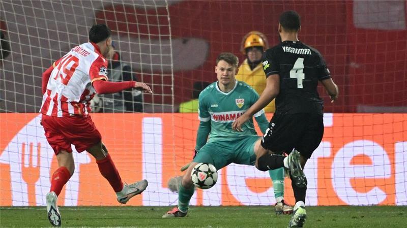 1:5 in Belgrad: VfB kassiert Klatsche in der Königsklasse Stand mehrfach im Mittelpunkt: Stuttgarts Torhüter Alexander Nübel (M.).