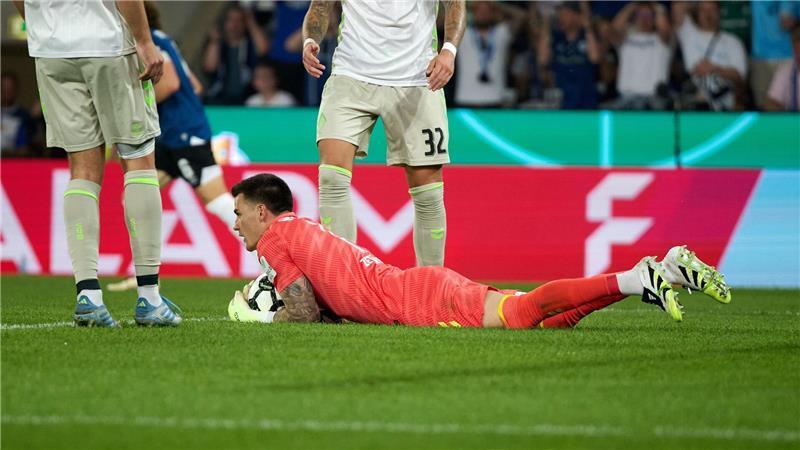 Tränen nach Pokal-Aus: Zetterer wohl vor Werder-Abschied Stand wohl in seinem letzten Spiel für Werder Bremen auf dem Platz: Michael Zetterer.