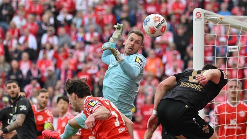 Stand zu Beginn im Fokus: Mainz-Torwart Daniel Batz. 