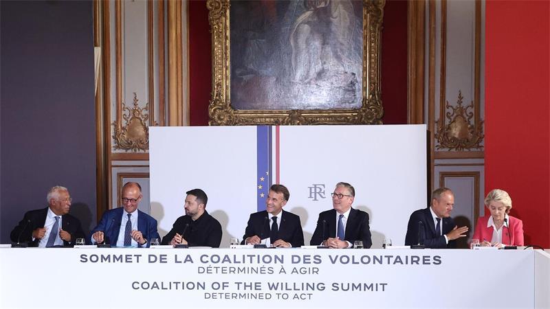 Burnham vor Ernennung zum britischen Premierminister Starmer (3 v.r.) nahm in Paris an der Sitzung der sogenannten „Koalition der Willigen“ teil.