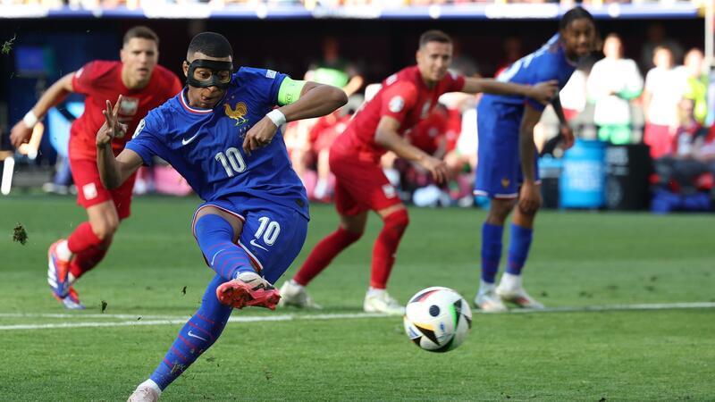 Starstürmer Mbappé traf per Strafstoß zum 1:0.