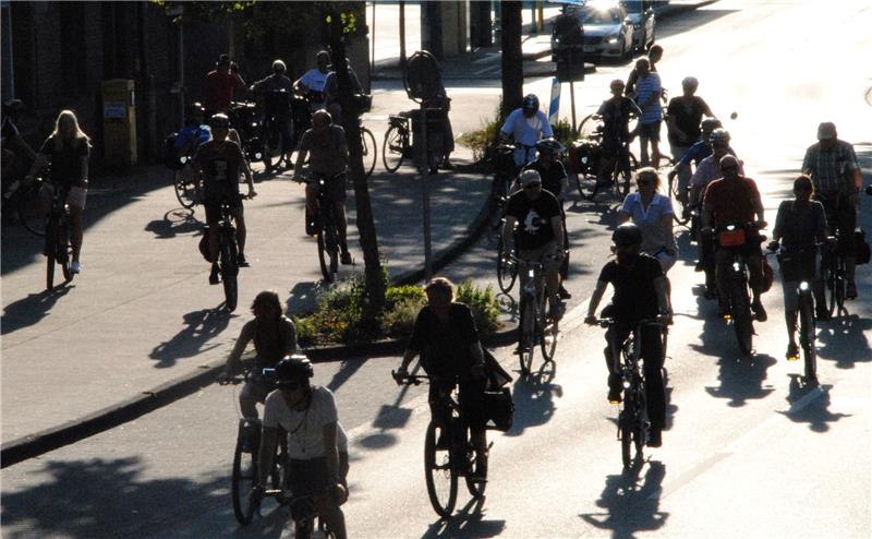 Critical Mass in Stade Start der ersten Stader Critical-Mass-Demo am Stader Bahnhof, Montagabend um 19 Uhr. Foto Stief