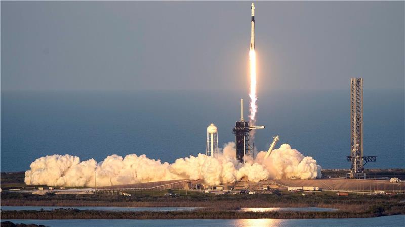 Rückkehr-Mission für gestrandete Astronauten erreicht ISS Start einer SpaceX Falcon 9-Rakete mit einer vierköpfigen Besatzung an Bord des Crew Dragon-Raumschiffs.