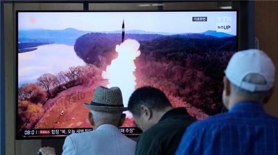 Starts und selbst Tests ballistischer Raketen sind Nordkorea durch UN-Beschlüsse verboten. Die Führung in Pjöngjang setzt sich aber immer wieder über diese Verbote hinweg.