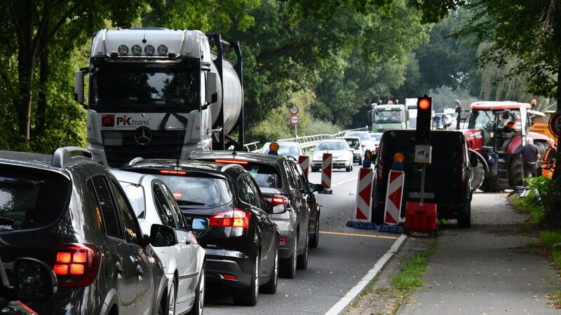 Stau auf der Ostebrücke 