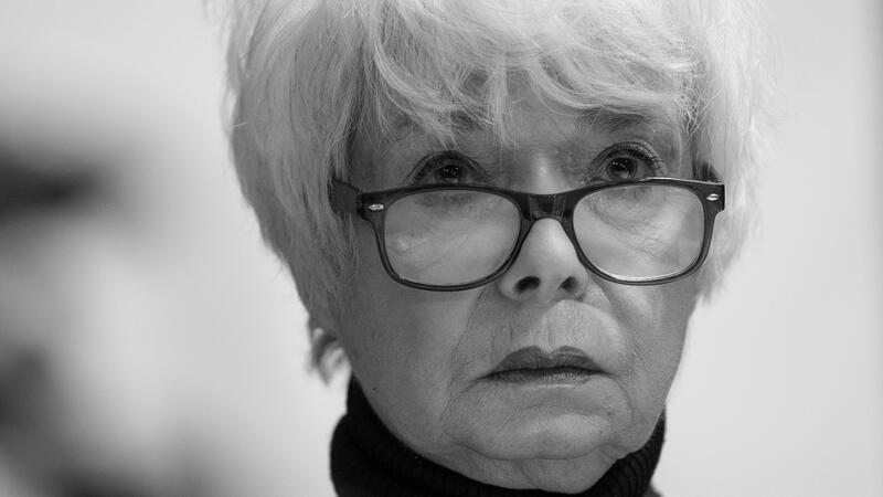 Steeger hatte in den 1970er Jahren als die freche Blonde aus der ARD-Comedy „Klimbim“ das Publikum für sich gewonnen. Zuletzt war es um die Schauspielerin ruhig geworden. Jetzt ist Ingrid Steeger gestorben.