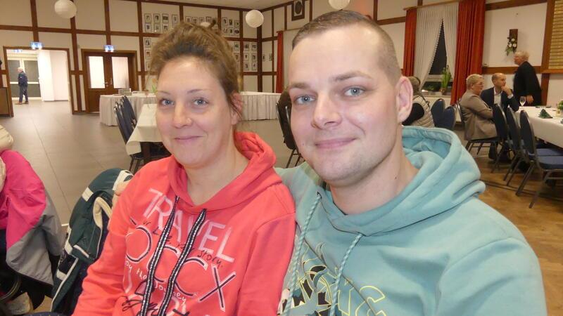 Worüber die Kutenholzer sauer sind - und was sie vermissen Stefan (37) und Stefanie (35) Zerbin leben seit zweieinhalb Jahren in Kutenholz. Für die berufstätigen Eheleute ist die Kinderbetreuung in der Gemeinde "ein Riesenproblem".