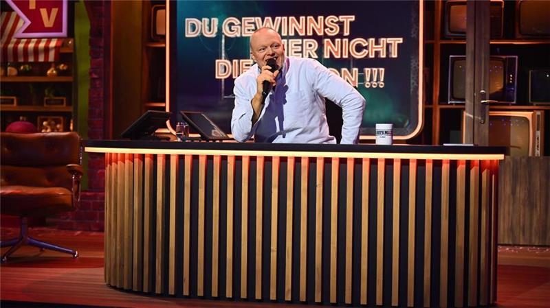 Stefan Raab stellte in der zweiten Folge seiner neuen Show die Rubrik „Raab sitzt“ vor.