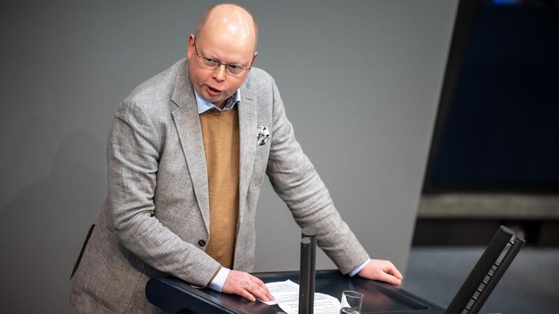 SSW-Bundestagabgeordneter: Jahrhundertflut muss wachrütteln Stefan Seidler (fraktionslos) spricht im Bundestag.