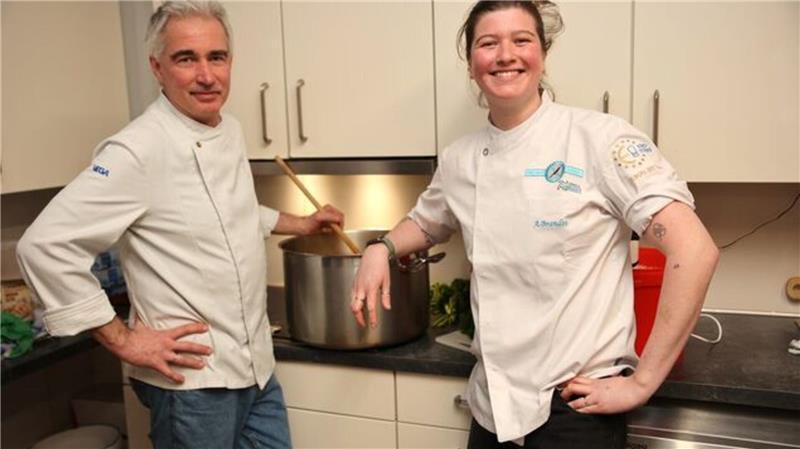 Stefan und Anne Brandes waren in diesem Monat die prominenten Gastköche in der Bürgerküche Cuxhaven.