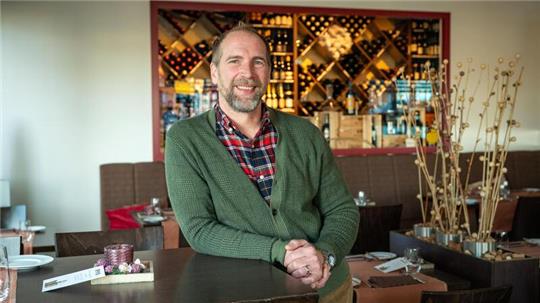 Steffen Heumann hat mit seinem Restaurant „Pier 6“ den Tourismuspreis in der Kategorie "Gastgeber“ gewonnen.