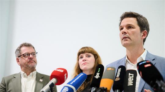 Steffen Krach (r-l, SPD), Kerstin Wolter (Die Linke) und Werner Graf (Bündnis90/Die Grünen) sondierten seit vergangener Woche über eine Regierungsbildung. 