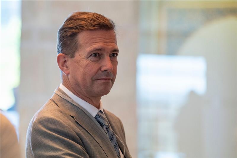 Bundesregierung verteidigt Seibert gegen Israels Kritik Steffen Seibert bei einer Veranstaltung in Jerusalem.