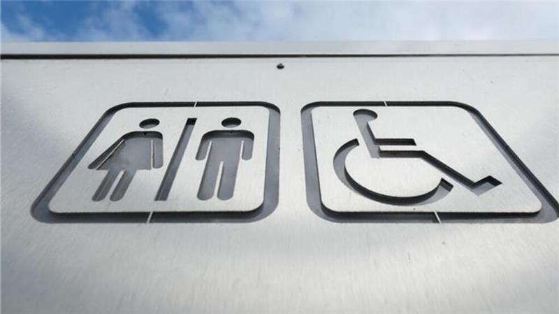 Stehen Deutschlands ekligste Toiletten an der A27 in Niedersachsen?