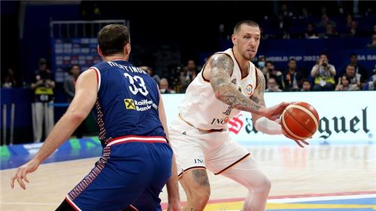 Steht in der NBA vor einem Wechsel zu den Los Angeles Clippers: Daniel Theis (r).