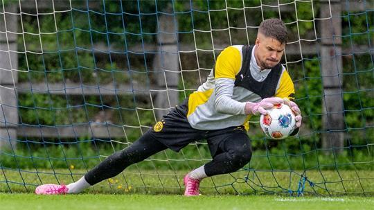 Steht in der ersten Pokalrunde beim BVB im Tor: Alexander Meyer. (Archivbild) 